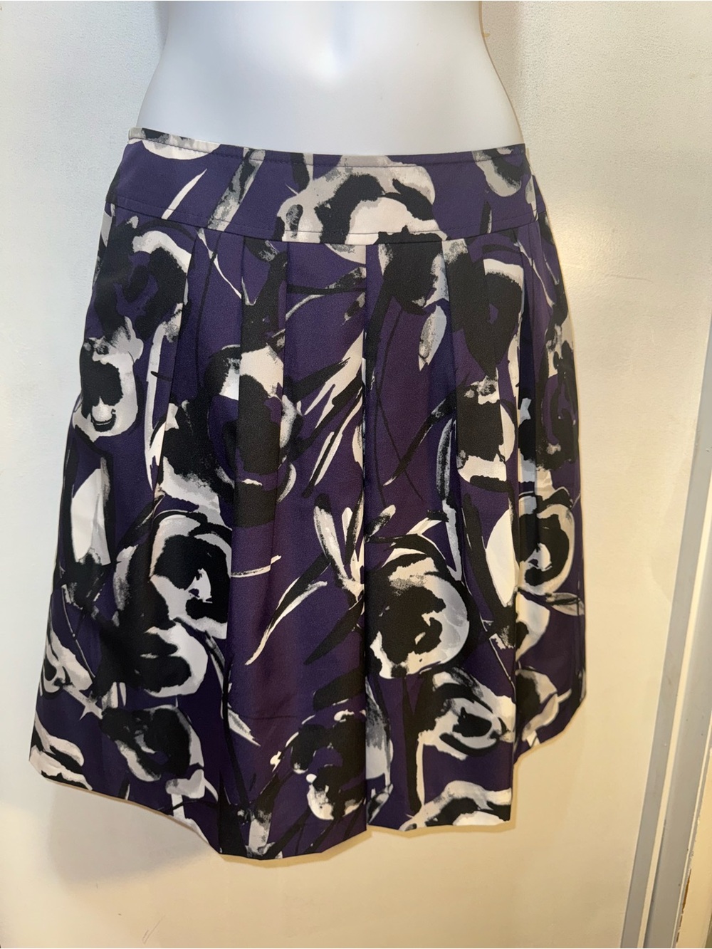 Ann Taylor Purple Black and White Floral Pleated Skirt